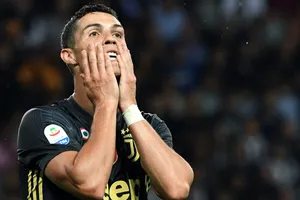 Tung đến 23 cú sút, nhưng Ronaldo vẫn chưa thể ghi bàn