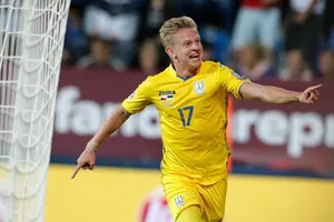 Zinchenko của Man City đã ghi bàn thắng quyết định mang lại chiến thắng cho Ucraina