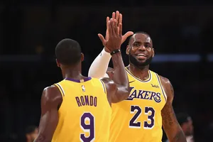 LeBron James trong lần ra mắt LA Lakers trên sân nhà