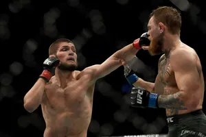 Luôn hết mình trên lồng bát giác, Khabib cũng sẽ hết mình vì huynh đệ của anh