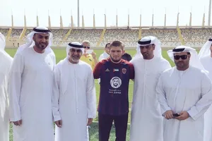 Khabib và Ban lãnh đạo Al Wahda 