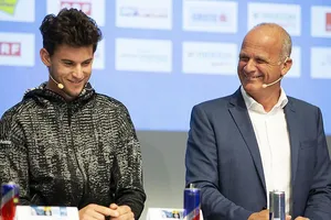 Ông Straka (phải) đã thuyết phục được Djokovic tham gia Vienna Open 2020