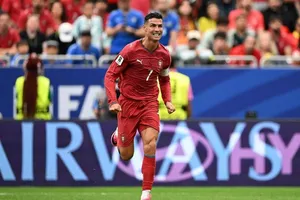 Ronaldo dẫn đầu danh sách cầu thủ giàu nhất thế giới. Ảnh: THX