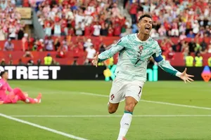 Ronaldo là cầu thủ bóng đá đầu tiên có tài sản ròng trên 2 tỷ USD. Ảnh: THX