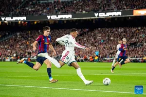Mbappe đã phá hỏng ngày Barcelona trình làng chiếc áo đấu phiên bản đặc biệt. Ảnh: THX