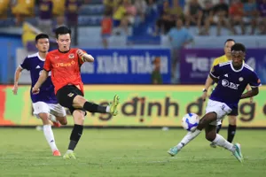 Ninh Bình thua ngược Hà Nội FC khiến cho cuộc đua ngôi đầu thêm gay cấn. Ảnh: DƯƠNG MINH HOÀNG