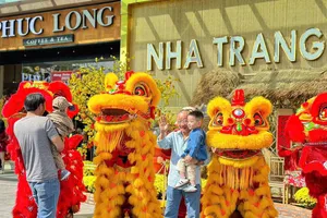 Gần 1 triệu khách đến Khánh Hòa dịp Tết Nguyên đán Ất Tỵ