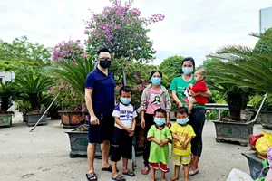 2 người phụ nữ và 4 đứa trẻ được phát hiện ở khu vực cầu Bến Thủy 2