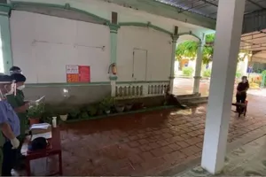 Nghệ An: Khởi tố người phụ nữ tự cởi quần áo để chống đối việc đi cách ly tập trung