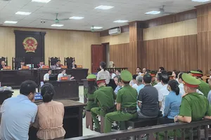 Mở lại phiên tòa xét xử giám đốc sở “thông thầu” mua đồ dùng dạy học 