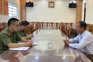 Bị phạt vì chia sẻ thông tin sai sự thật về sách giáo khoa