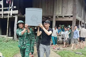 Hillside cracks appear in many areas, prompting urgent evacuations