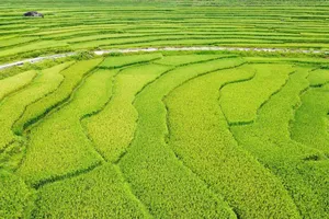 Ngắm “cổng nhà trời” Pù Luông 