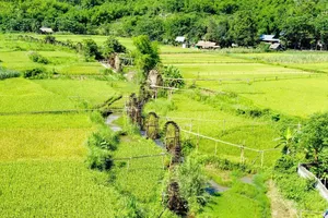 Lên rẻo cao ngắm “bánh xe nước”