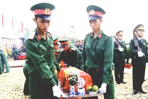 平福省追悼與安葬122具烈士骸骨。（圖片來源：互聯網）