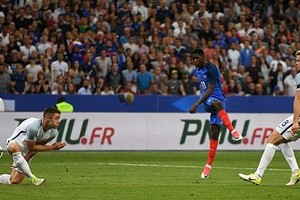 登貝萊上演絕殺。（圖片來源：互聯網）