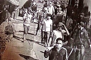 逾百歹徒攜帶兇器以解決矛盾。（圖片來源：互聯網）