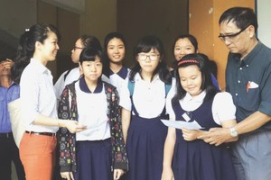 521學生參加華語小學會考。（圖片來源：海韻）