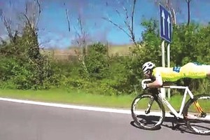 飛行姿勢騎行（圖片來源：互聯網）