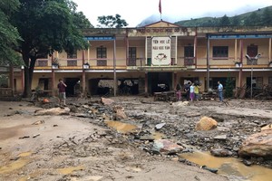 安沛省穆剛寨縣多所學校被洪澇摧毀。（圖片來源：互聯網）