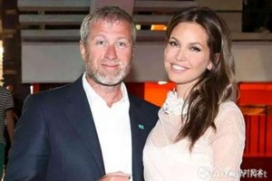 朱可娃與英超切爾西隊後台老闆阿布拉莫維奇。