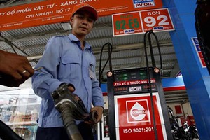 每公升汽油調降 124 元。（圖源：互聯網。）