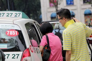 應調整政策以為傳統計程車創造與網約車平等競爭的經營環境。