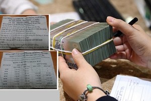 “影子銀行”以各種招數趁商販年底急需資金的時刻出動放高利貸。