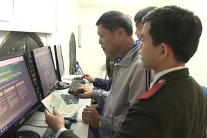 與出入境有關的手續將取消要求民眾必須出示戶口簿、人民證的規定。