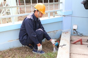 第十二郡貧困戶獲免費安裝水錶。