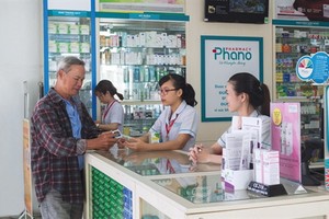 多家藥店全天候服務。