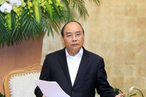 阮春福總理在會議上發表。