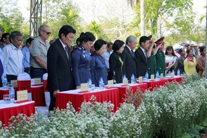 廣義省人委會昨(16)日上午在廣義市靖溪鄉山美戰爭罪跡區隆重舉行“504名山美平民遭殺害50週年公祭儀式”。