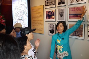 第五郡第四坊婦女會代表參觀紀念館。