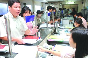 不斷簡化手續，給民眾帶來便利。