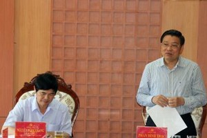 黨中央書記、中央肅貪指委會常務副主任、中央內政部長潘廷濯