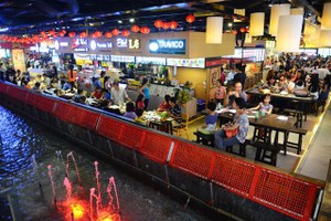 “九‧二三”公園地下層Sense Market街市的飲食區。