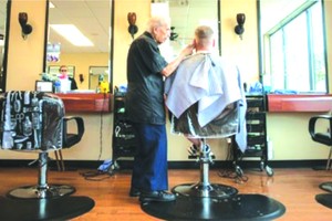 世界最高齡理髮師仍全職工作