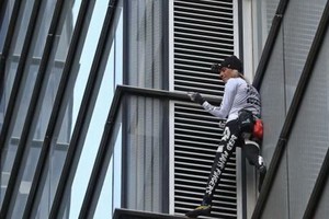 攀爬倫敦高樓　法國“蜘蛛人”被捕