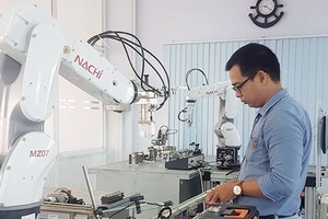 越日中心的技師班學員。