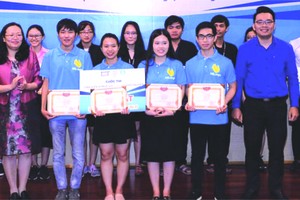 中文系學生獲創業比賽一等獎