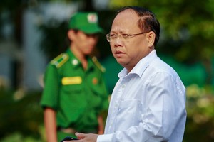 黨中央委員、本市市委常務副書記畢成剛