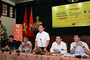 《人民報》副總編輯、賽事組委會主任桂廷原在會上發言。