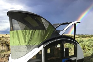 雞毛製成的超輕拖車