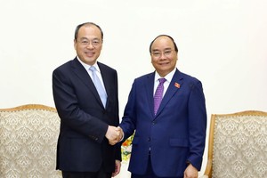 政府總理阮春福昨(30)日下午在政府辦公室接見了中國雲南省長阮成發。