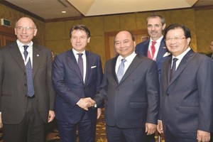 政府總理阮春福昨(6)日上午在河內與意大利總理朱塞佩‧孔蒂共同主持了意大利與東盟(東協)企業論壇。論壇吸引了來自意大利和東盟地區逾300家企業和150多家越南企業參加。