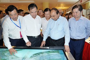 政府總理阮春福參觀防範天災科技。