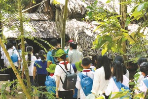 小朋友參觀古芝地道。