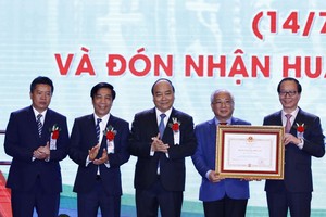 昨(13)日上午，政府總理阮春福已出席中央兒童醫院的建設與發展50週年(1969.7.14-2019.7.14)紀念及二等獨立勳章接受儀式。