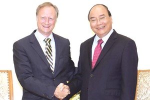 政府總理阮春福接見歐盟代表團長。